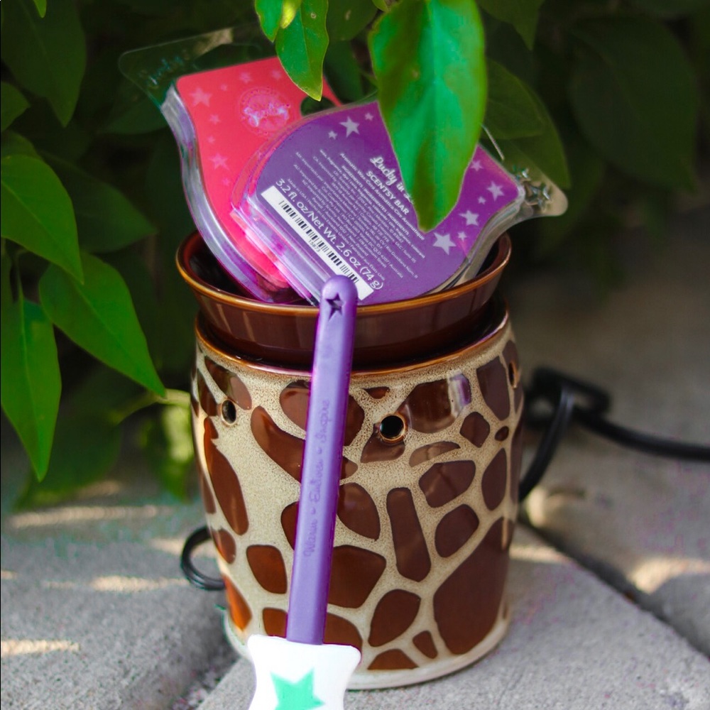 ❌SOLD❌ SCENTSY Giraffe Scentsy Warmer